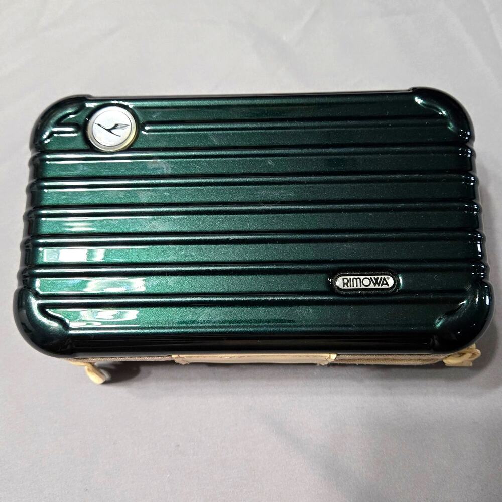 RIMOWA EVA Air Royal Laurel Class Green Mini Hardshell Amenity Kit
